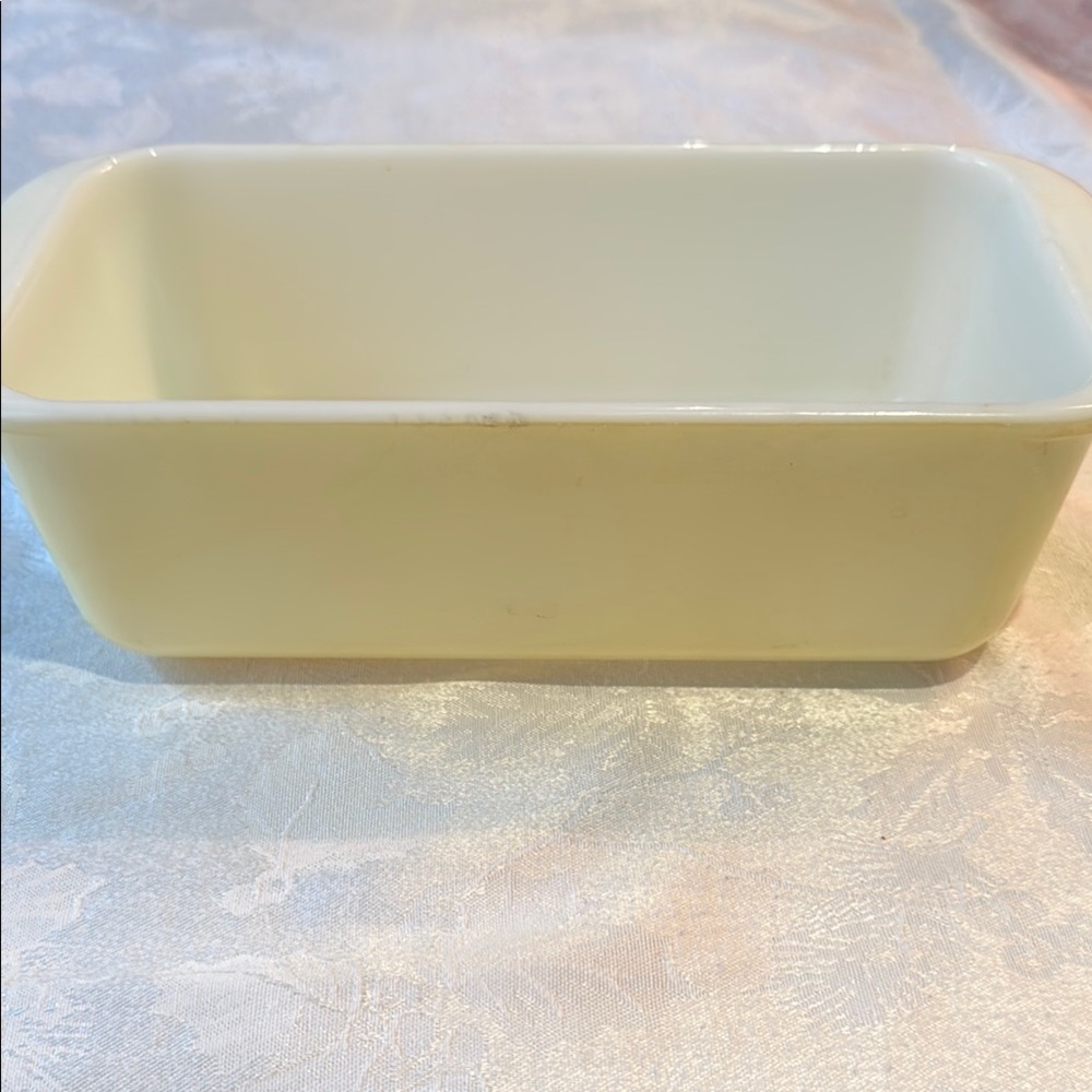 Pyrex Yellow Loaf Pan - Picture 2 of 8